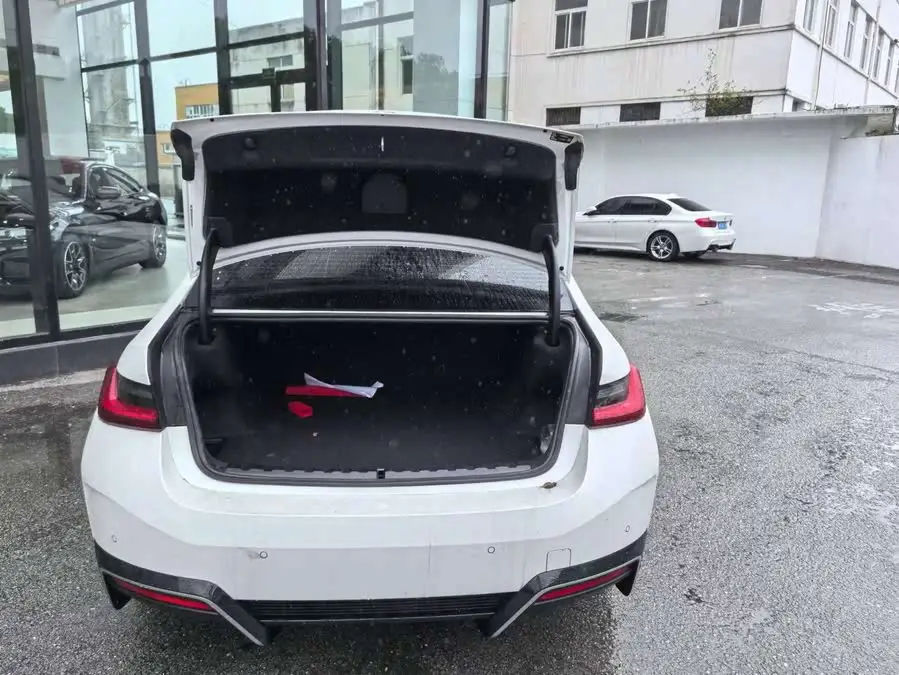 BMW i3 2024 eDrive 35 L