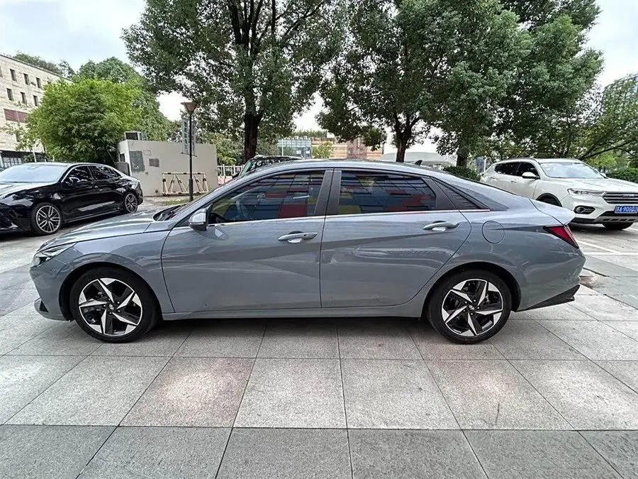 Elantra 2021 1.5L CVT GLS Leading Version