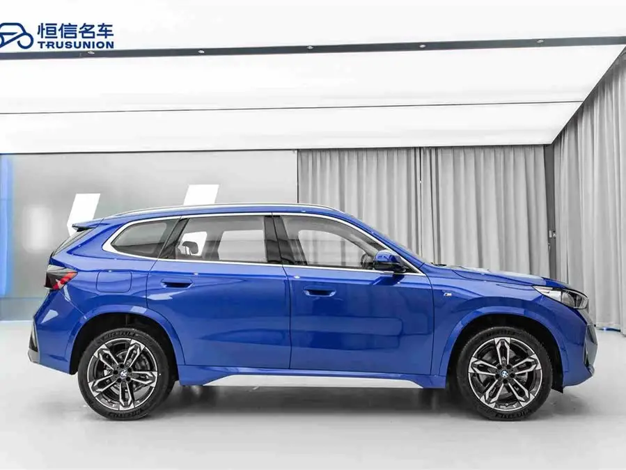 بي إم دبليو X1 2023 sDrive25Li حزمة M الرياضية