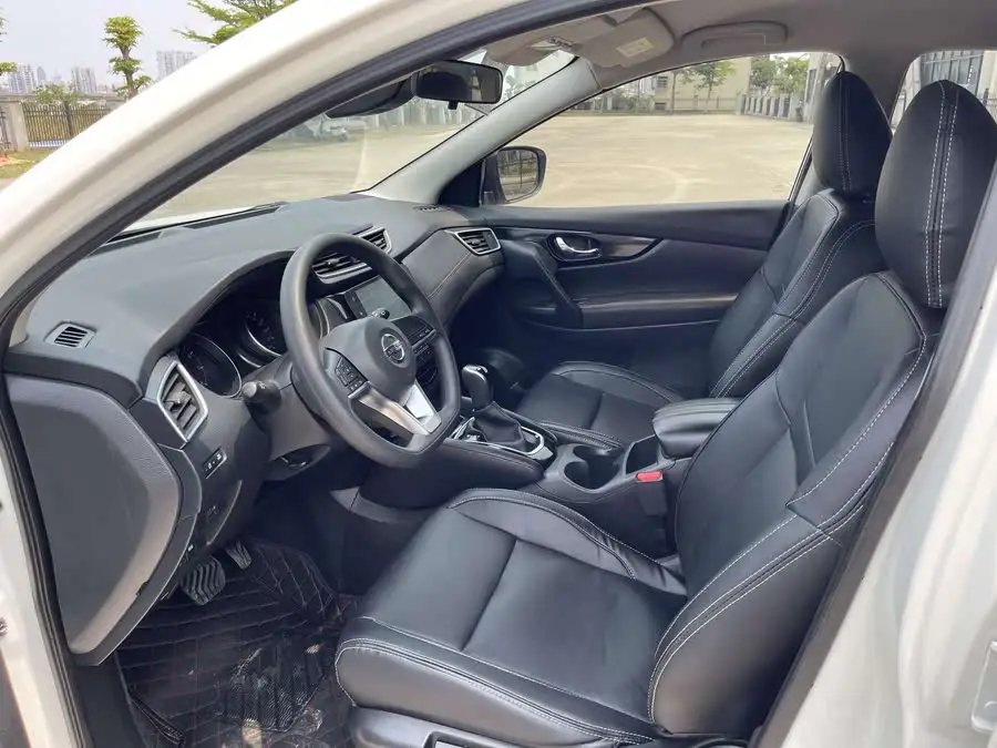 نيسان إكس-تريل 2021 2.0 لتر CVT النسخة الذكية