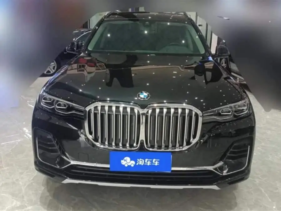 بي إم دبليو X7 2021 طراز مُعدل xDrive40i حزمة M الرياضية التنفيذية