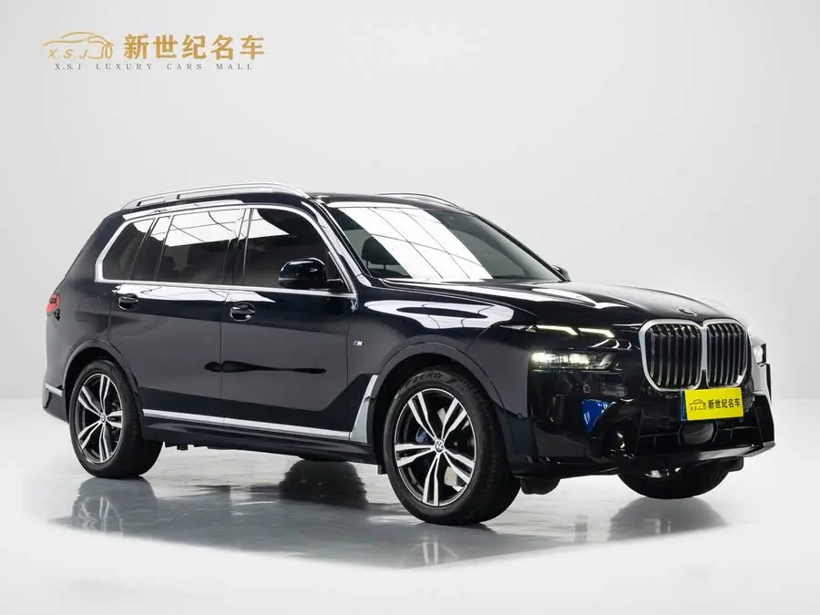 بي إم دبليو X7 2023 طراز xDrive40i حزمة M الرياضية الفاخرة