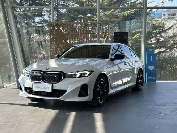 BMW i3 2024 eDrive 40 L Night Edition