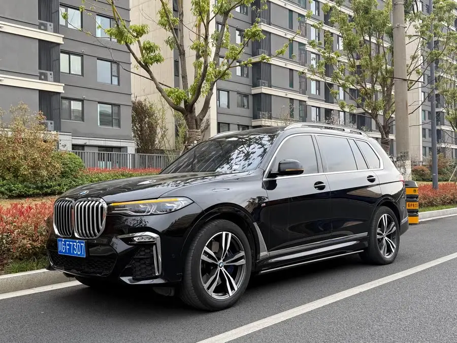 بي إم دبليو X7 2021 xDrive40i طقم M الرياضي الفاخر
