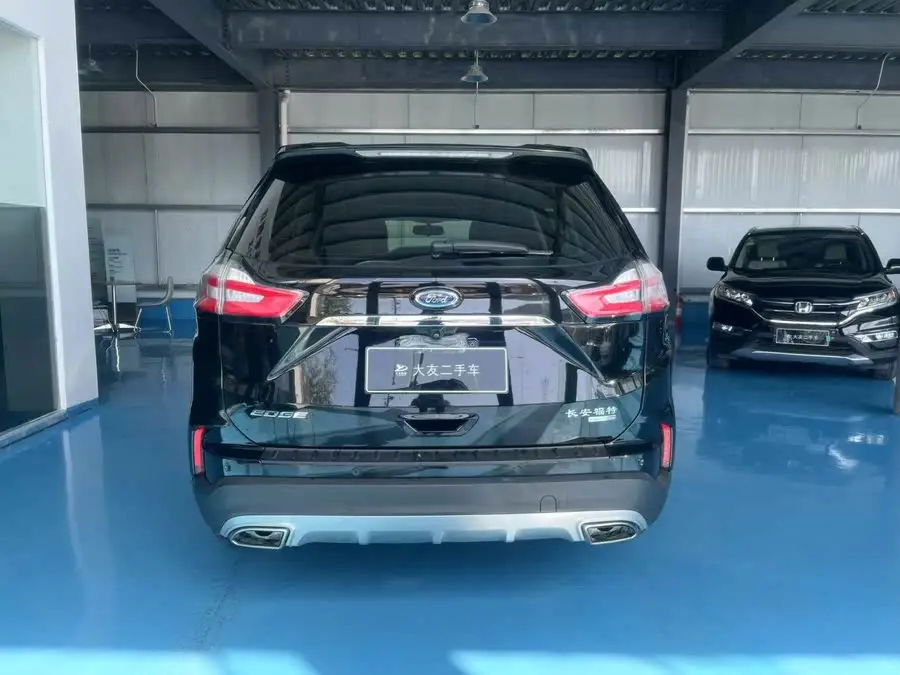 2020 Ford Edge EcoBoost 245 FWD Platinum 7-Seater
