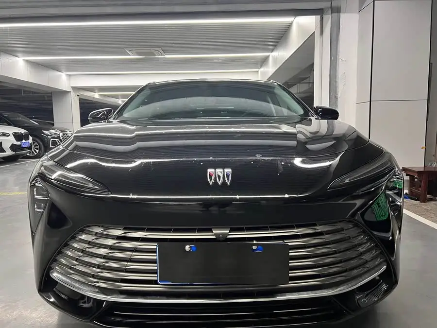 بيوك لاكروس 2023 28T إصدارة الاستمتاع