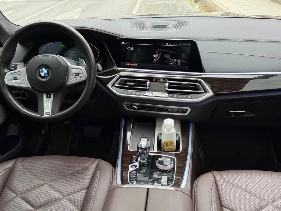 بي إم دبليو X5 2022 xDrive 40Li حزمة M الرياضية الفاخرة