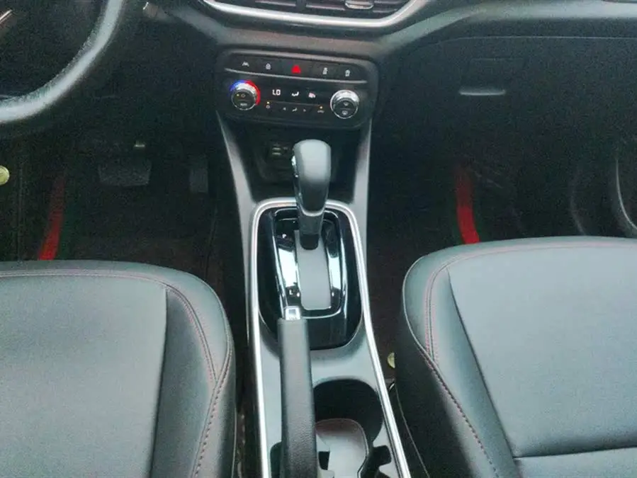 شيفروليه تراكر 2021 نسخة ريدلاين 335T CVT النسخة القصوى الوطنية VI