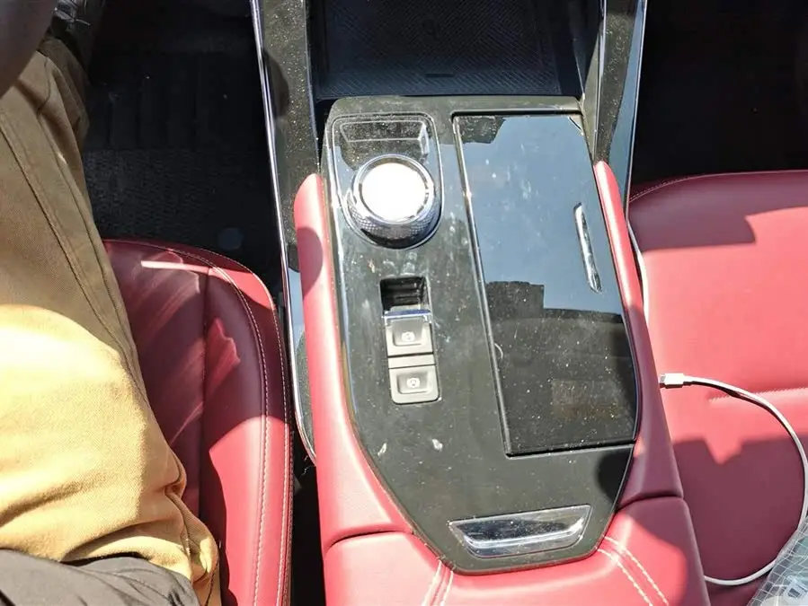 معلومات أساسية عن السيارة