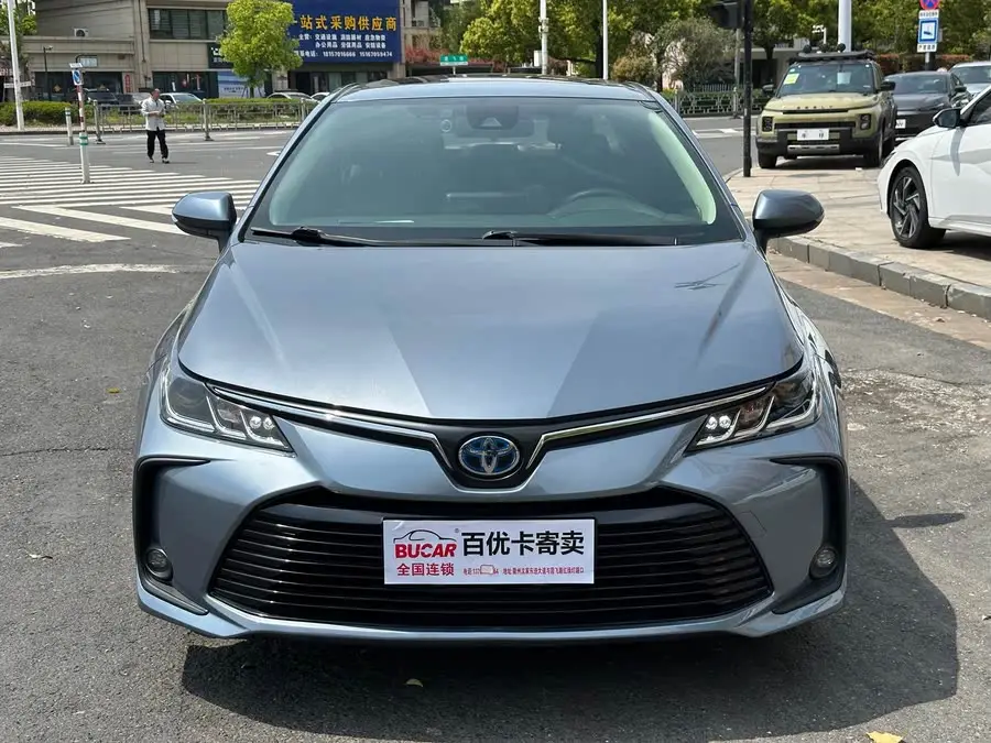 كورولا 2022 هايبرد 1.8 لتر E-CVT إصدار رائد