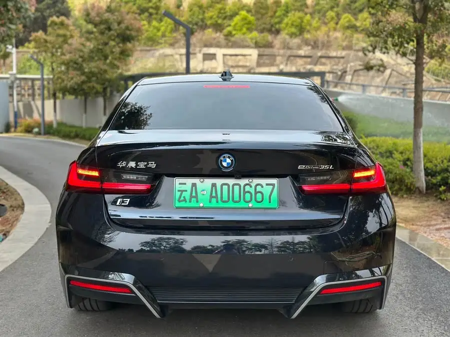 بي إم دبليو i3 2022 eDrive 35 L