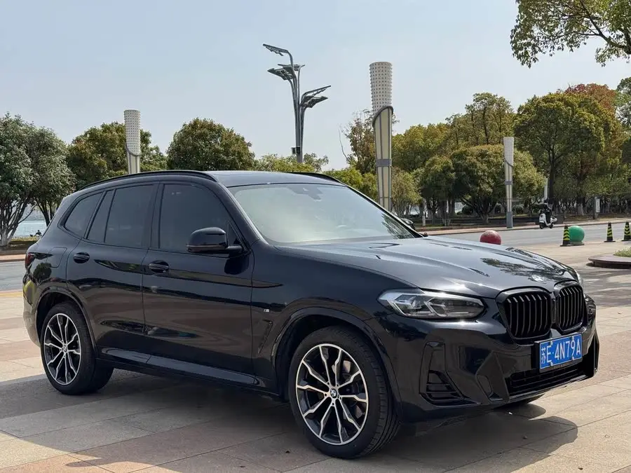 بي إم دبليو X3 2023 xDrive30i الطراز الرائد حزمة M ليلية