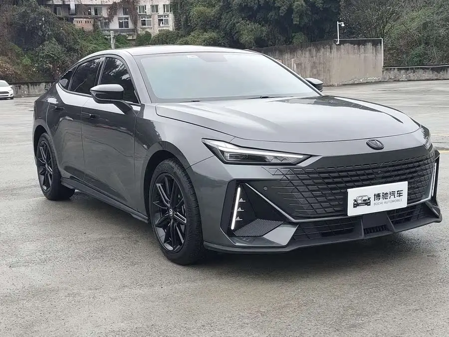 Changan UNI-V 2023 1.5T Premium