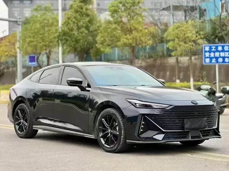 Changan UNI-V 2023 1.5T Sport Version