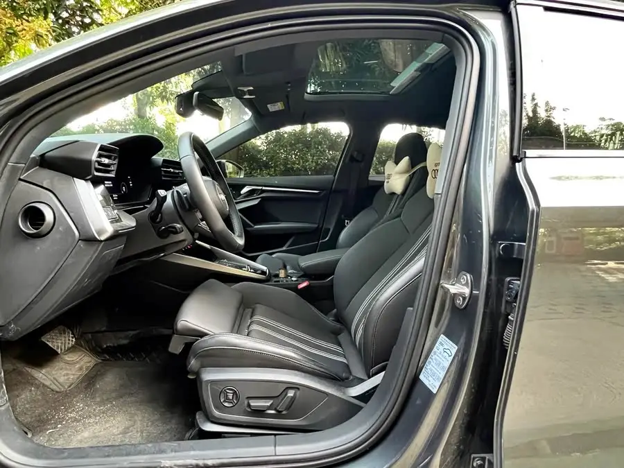 أودي A3 2024 A3L ليموزين 35 TFSI الطراز الرياضي الأنيق