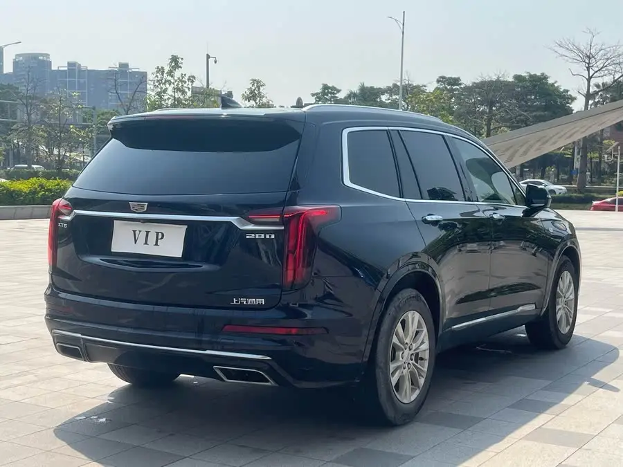 كاديلاك XT6 2021 28T طراز فاخر سبعة مقاعد