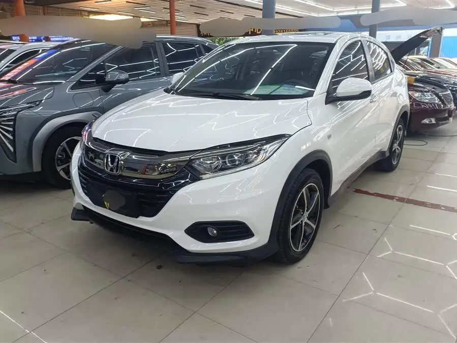 2020 هوندا HR-V 1.5L CVT الفئة الفاخرة
