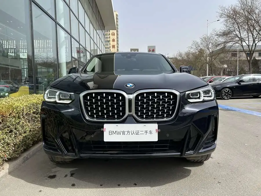 بي إم دبليو X4 طراز 2022 xDrive 25i حزمة M الرياضية