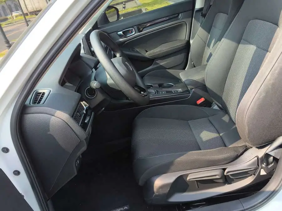 طراز إكسينغ 2022 240TURBO CVT إصدار تكنولوجي