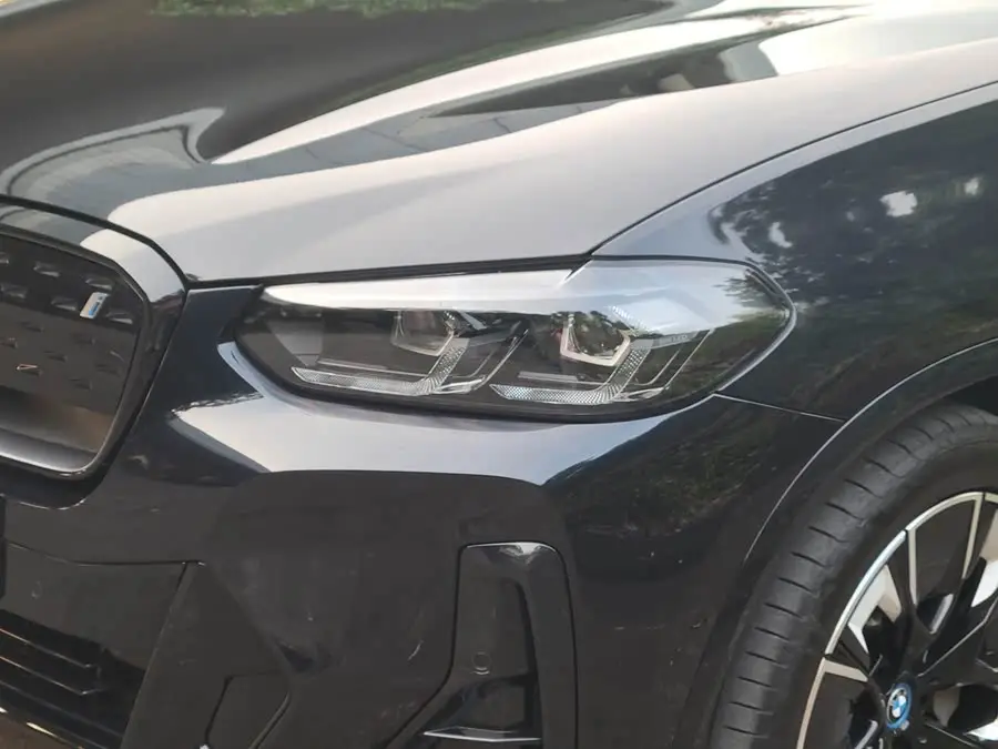 BMW iX3 2023 Leading Version