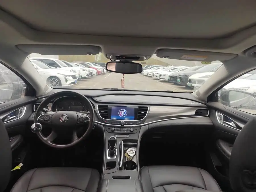 بيوك لاكروس 2021 552T الفاخرة