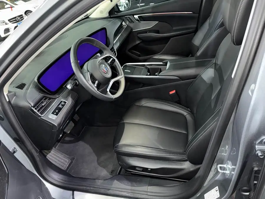 بيوك لاكروس 2023 28T إصدار استمتع