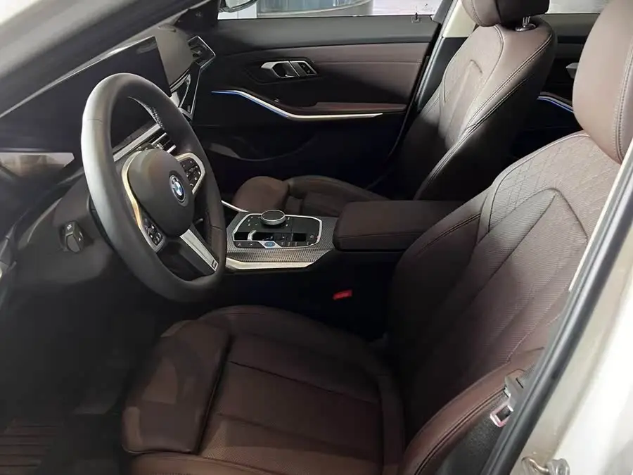 بي إم دبليو i3 2024 eDrive 40 L حزمة الليل