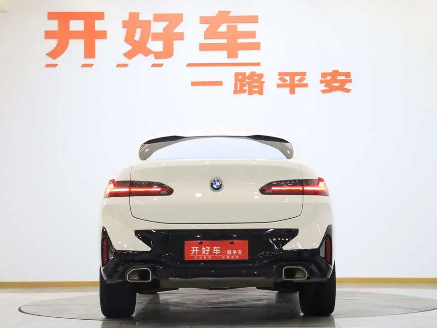 بي إم دبليو X4 2022 xDrive 25i حزمة رياضية M