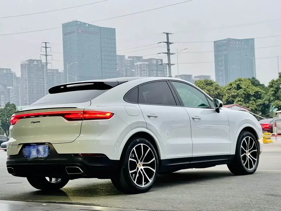 2022 Cayenne Cayenne Coupé 3.0T Platinum Edition