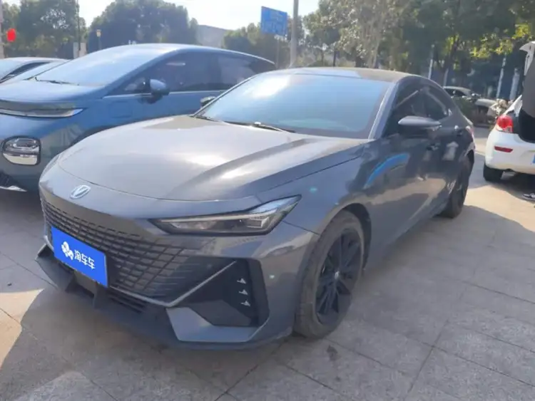 Changan UNI-V 2022 1.5T Premium