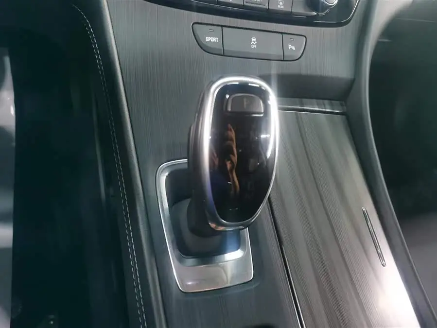 بويك لاكروس 2021 652T فاخرة