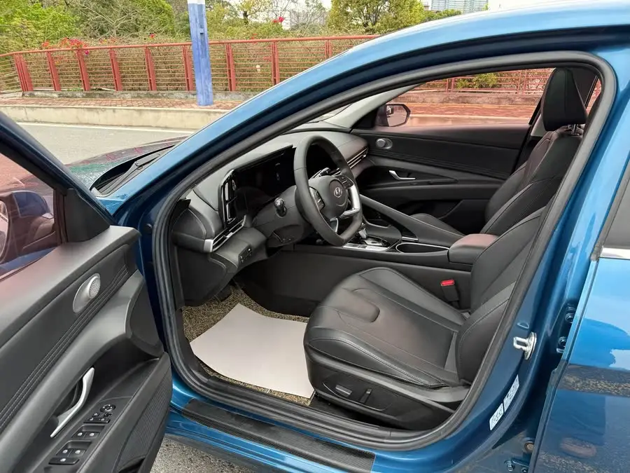 Elantra 2021 1.5L CVT LUX Version