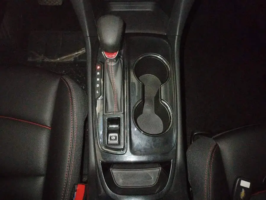 2022 شيفروليه تراكير 550T RS إصدار الاستكشاف الذكي