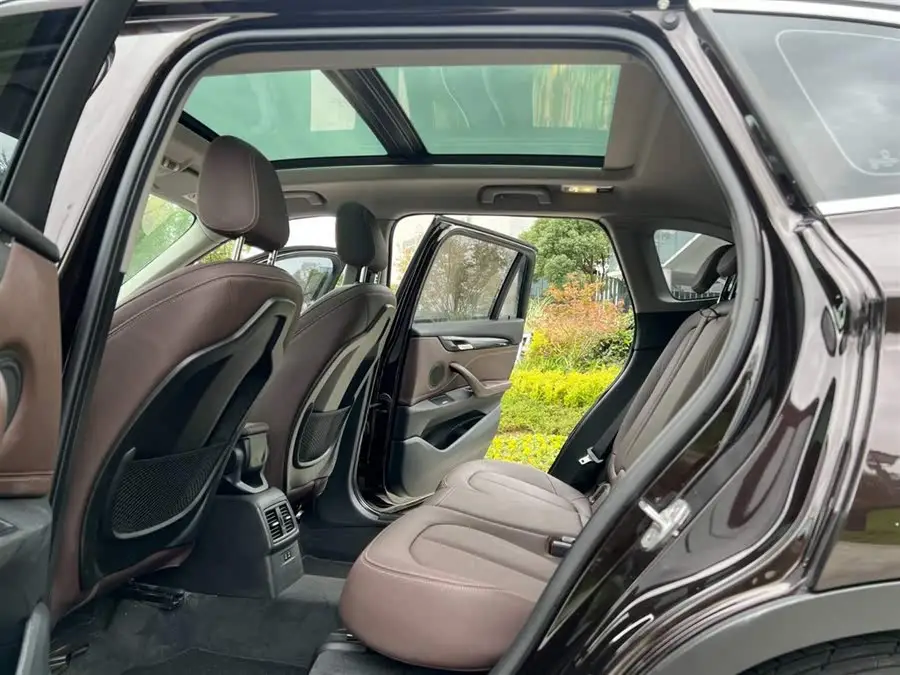 BMW X1 2020 sDrive25Li Leading Edition