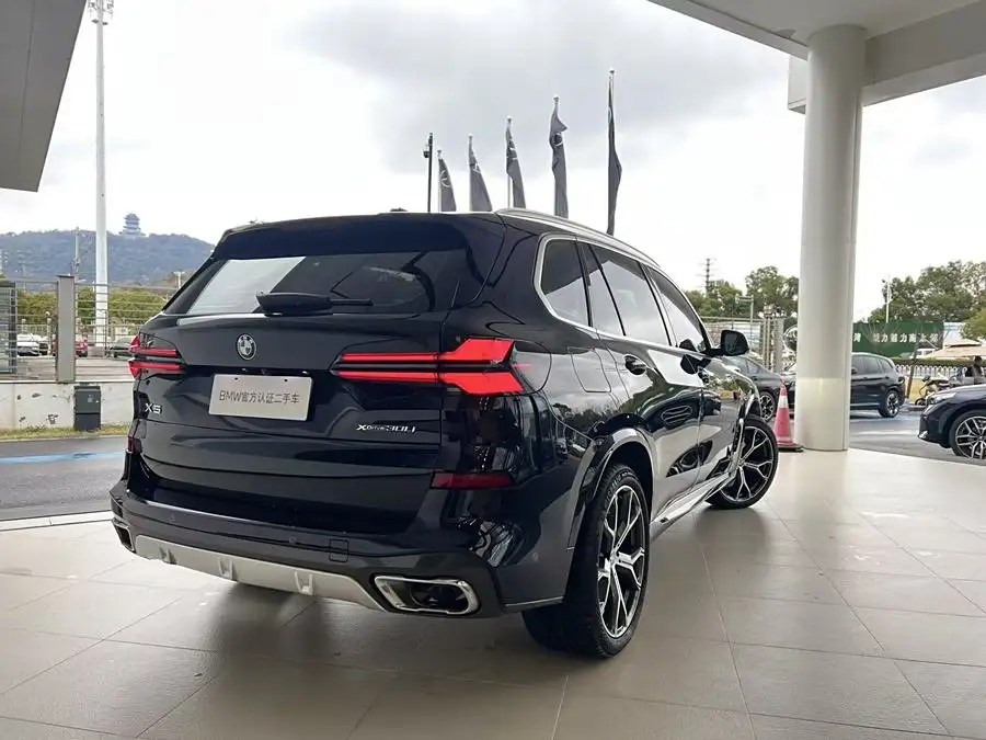 BMW X5 2023 xDrive 30Li 尊享型M运动套装