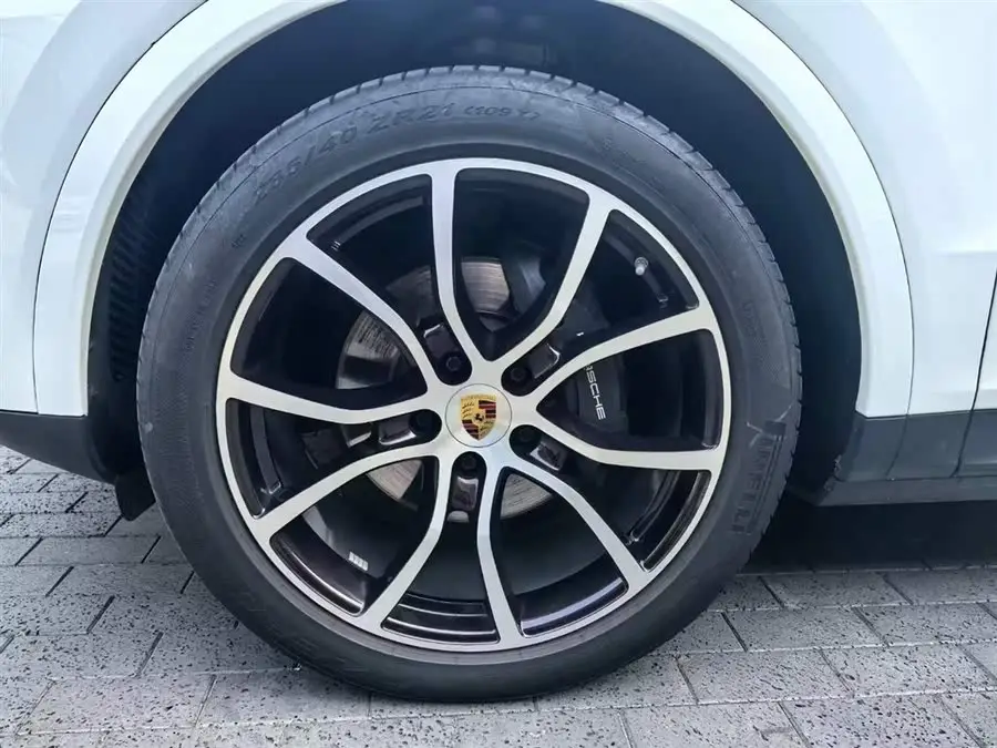 2023 Cayenne 3.0T Platinum Edition