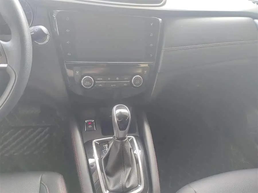 2021 نيسان قشقاي 2.0 لتر CVT الذكي