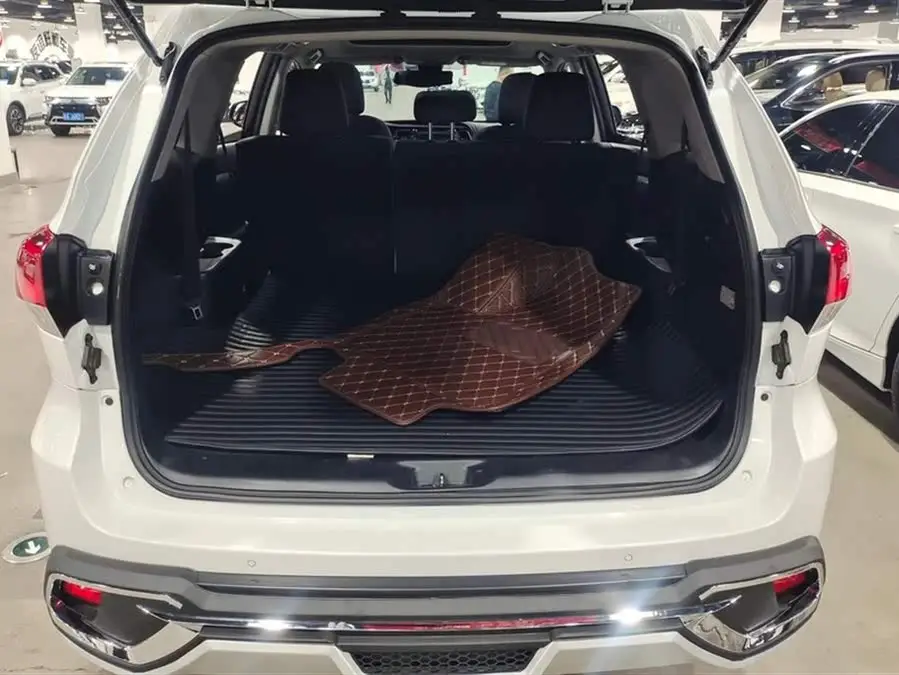 هايلاندر 2018 طراز 2.0T دفع رباعي فئة فاخرة 7 مقاعد معيار VI