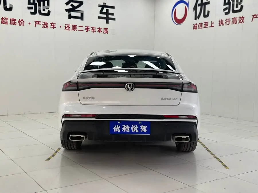 شانجان UNI-V 2024 1.5T الفاخرة