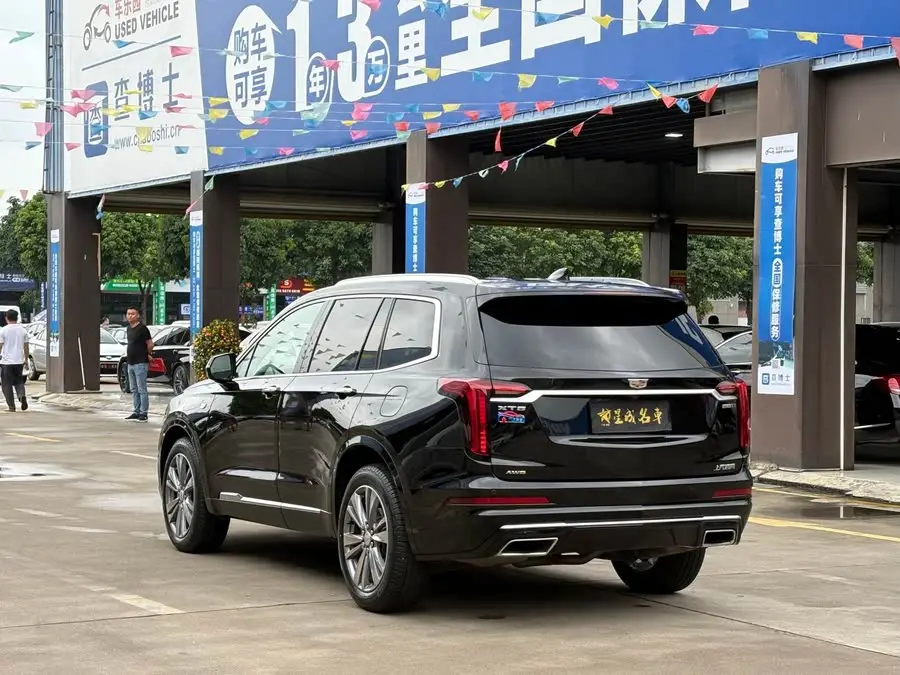 كاديلاك XT6 2022 2.0T طراز ستة مقاعد دفع ثنائي فاخرة