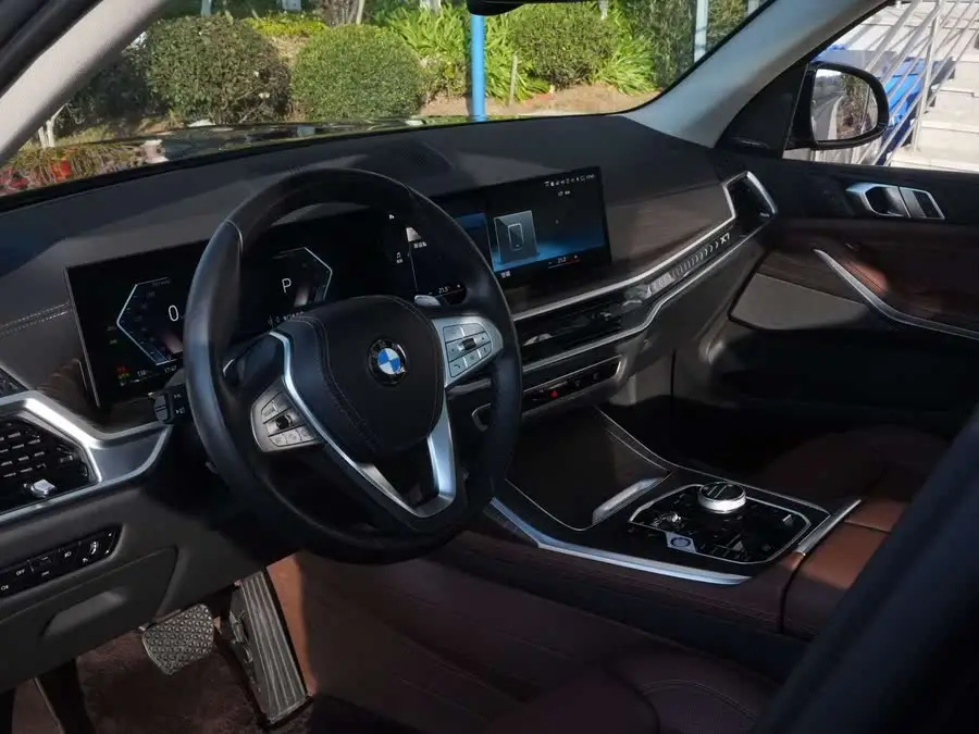 BMW X7 2023 xDrive40i Luxury Package