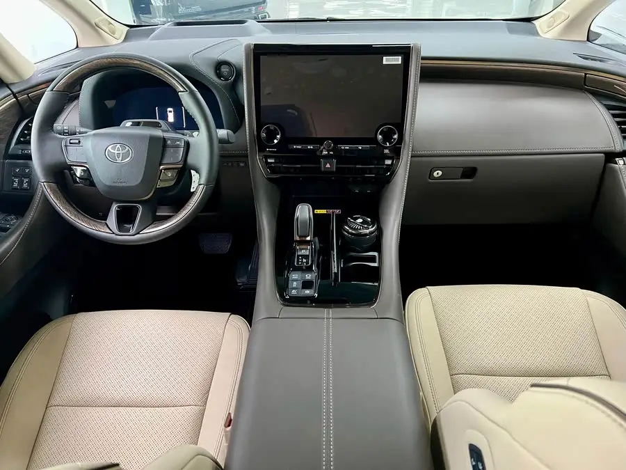 ألفارد 2024 بمحرك مزدوج 2.5 لتر إصدار متميز