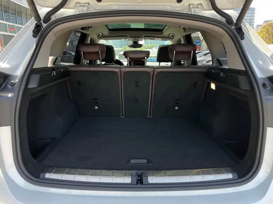 بي إم دبليو X1 2020 sDrive20Li الحصرية