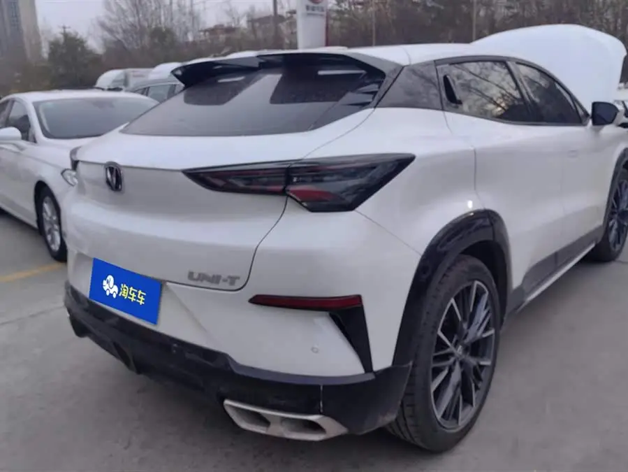 تشانجان UNI-T طراز 2023 الجيل الثاني 1.5T المتميز