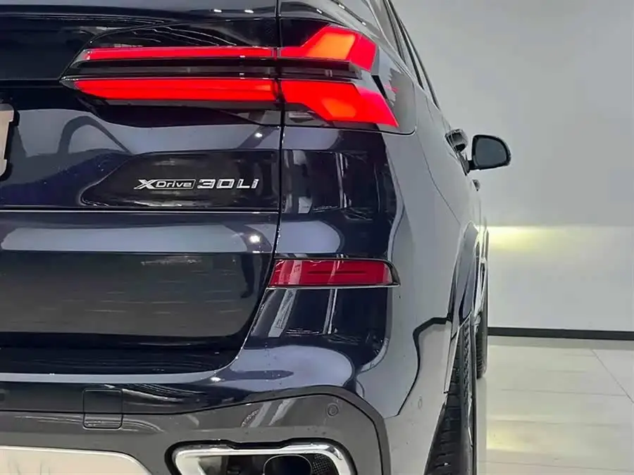 BMW X5 2023 xDrive 30Li M Sport Package