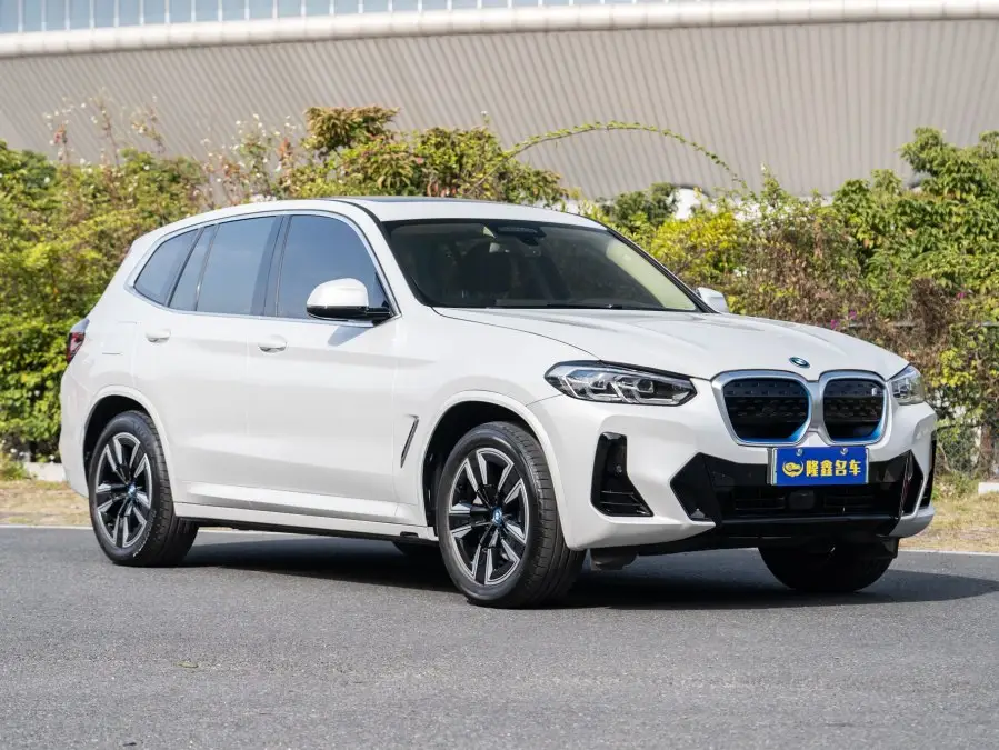 BMW iX3 2023 Leading Edition