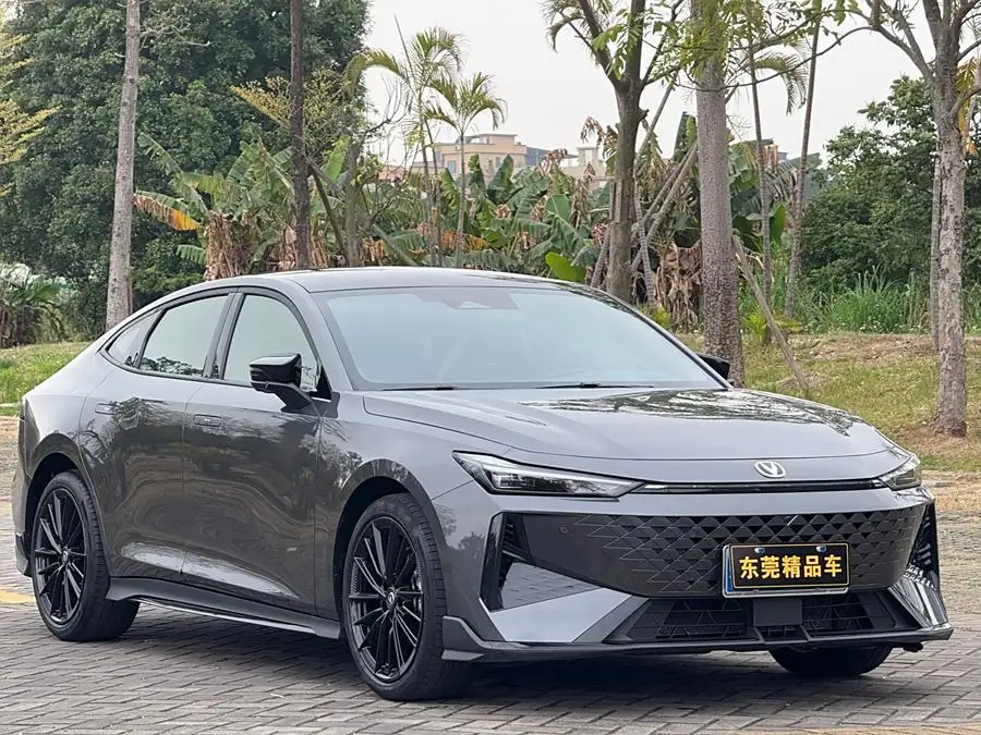 Changan UNI-V 2024 1.5T Premium Sport Model