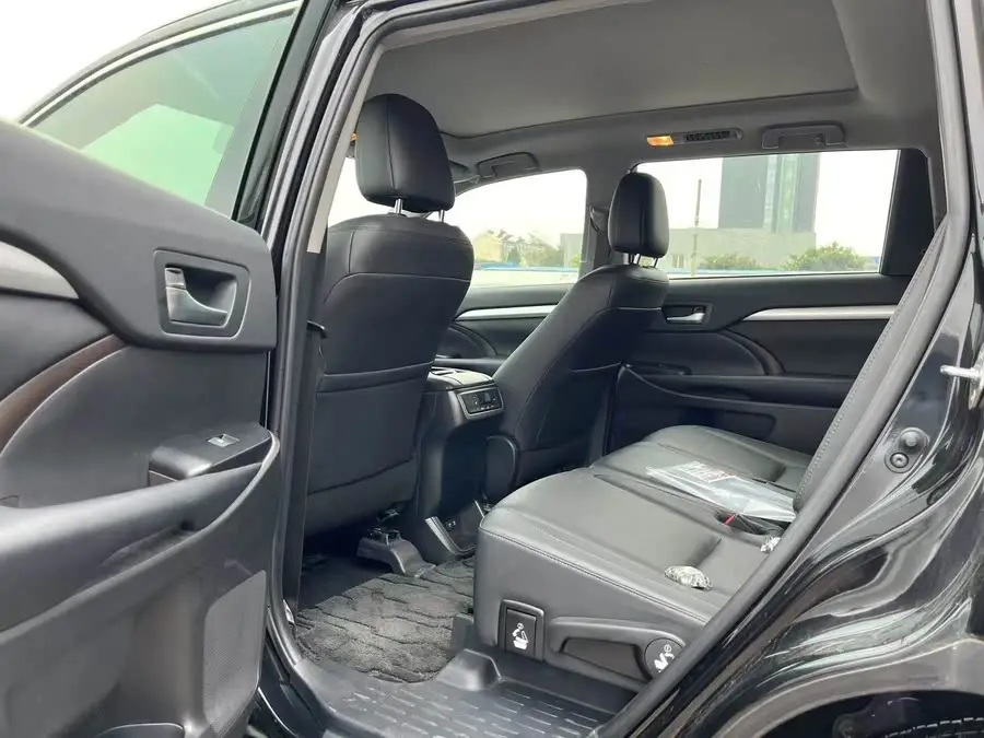 Highlander 2018 2.0T AWD Luxury 7-seater National VI