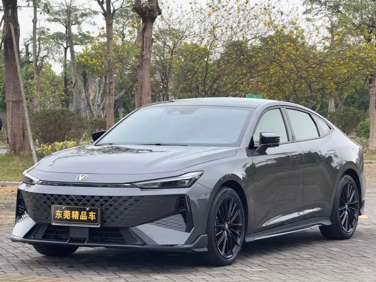 Changan UNI-V 2024 1.5T Premium Sport Model