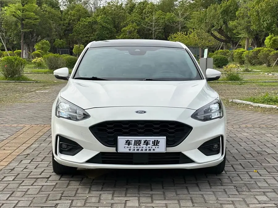 فورد فوكس 2021 هاتشباك EcoBoost 180 أوتوماتيكي ST لاين